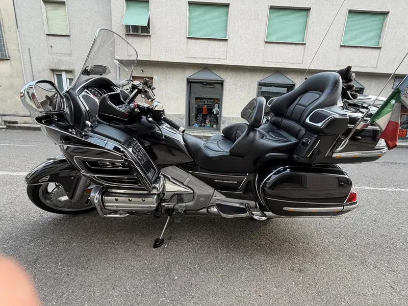 Honda GL 1800 Gold Wing (2007 - 11) (2)