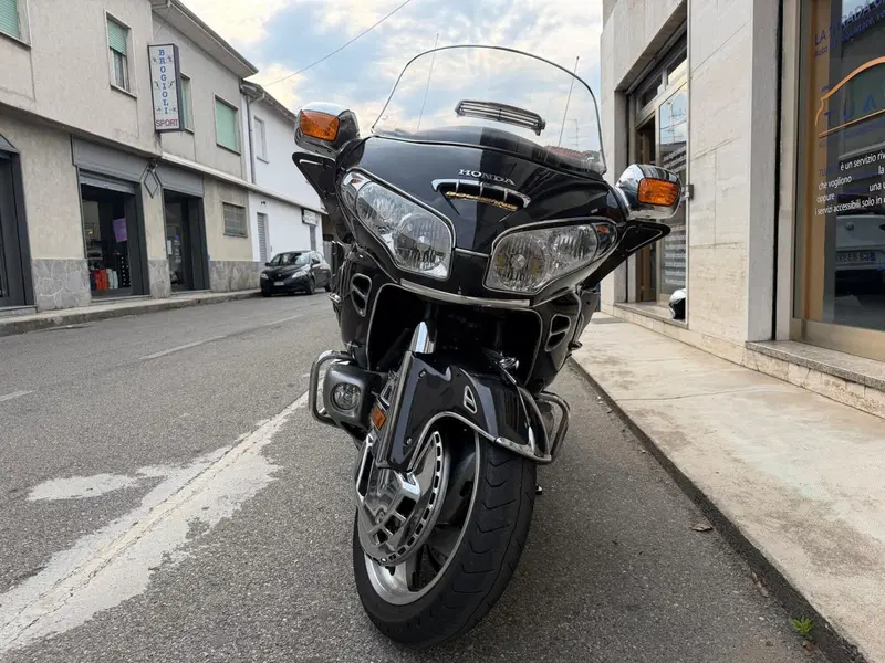 Honda GL 1800 Gold Wing (2007 - 11) (3)
