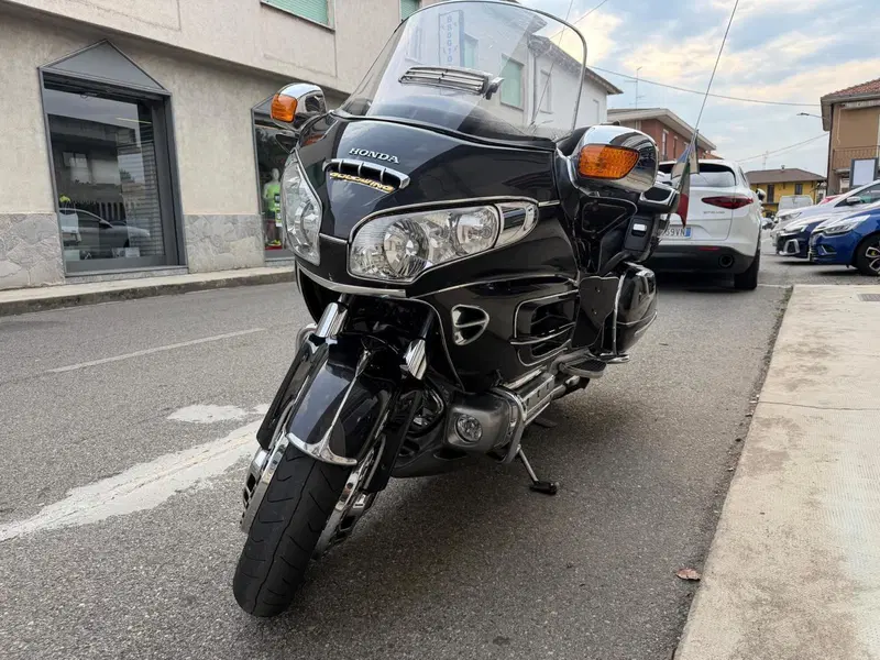 Honda GL 1800 Gold Wing (2007 - 11) (4)