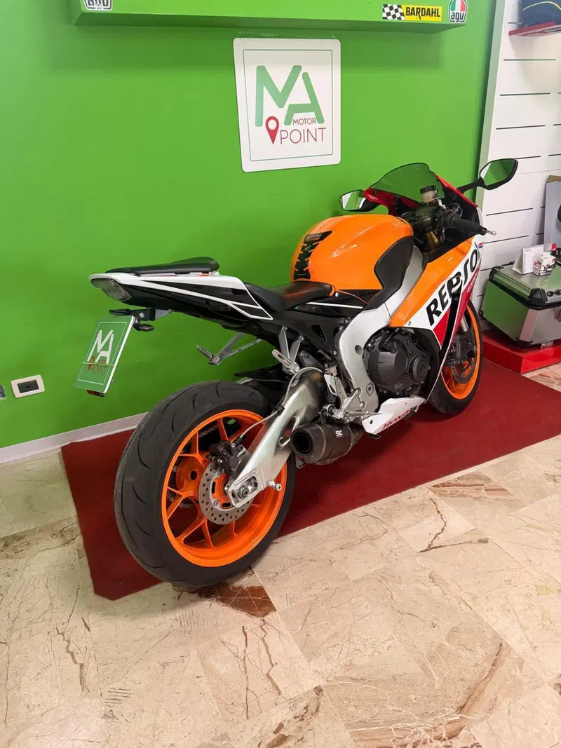 Honda CBR 1000 RR Fireblade (2012 - 16) (3)