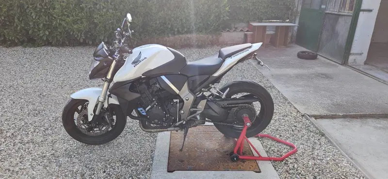 Honda CB 1000 R (2008 - 10) (7)