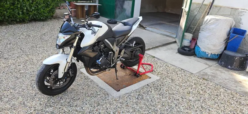 Honda CB 1000 R (2008 - 10) (11)