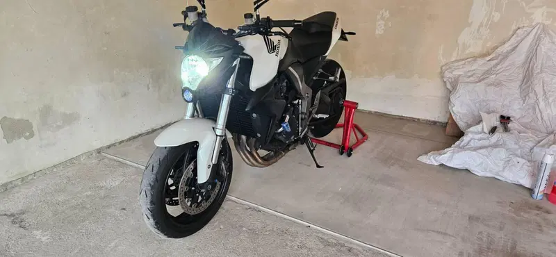 Honda CB 1000 R (2008 - 10) (15)
