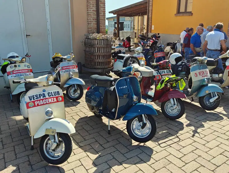 Vespa 125 Primavera ET3 Blue jeans  (19)