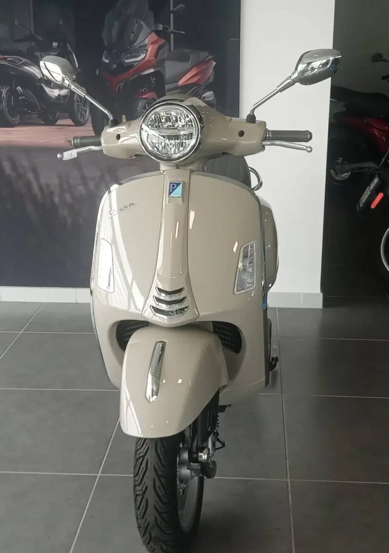 Vespa GTS 310 (2025 - 26) (2)