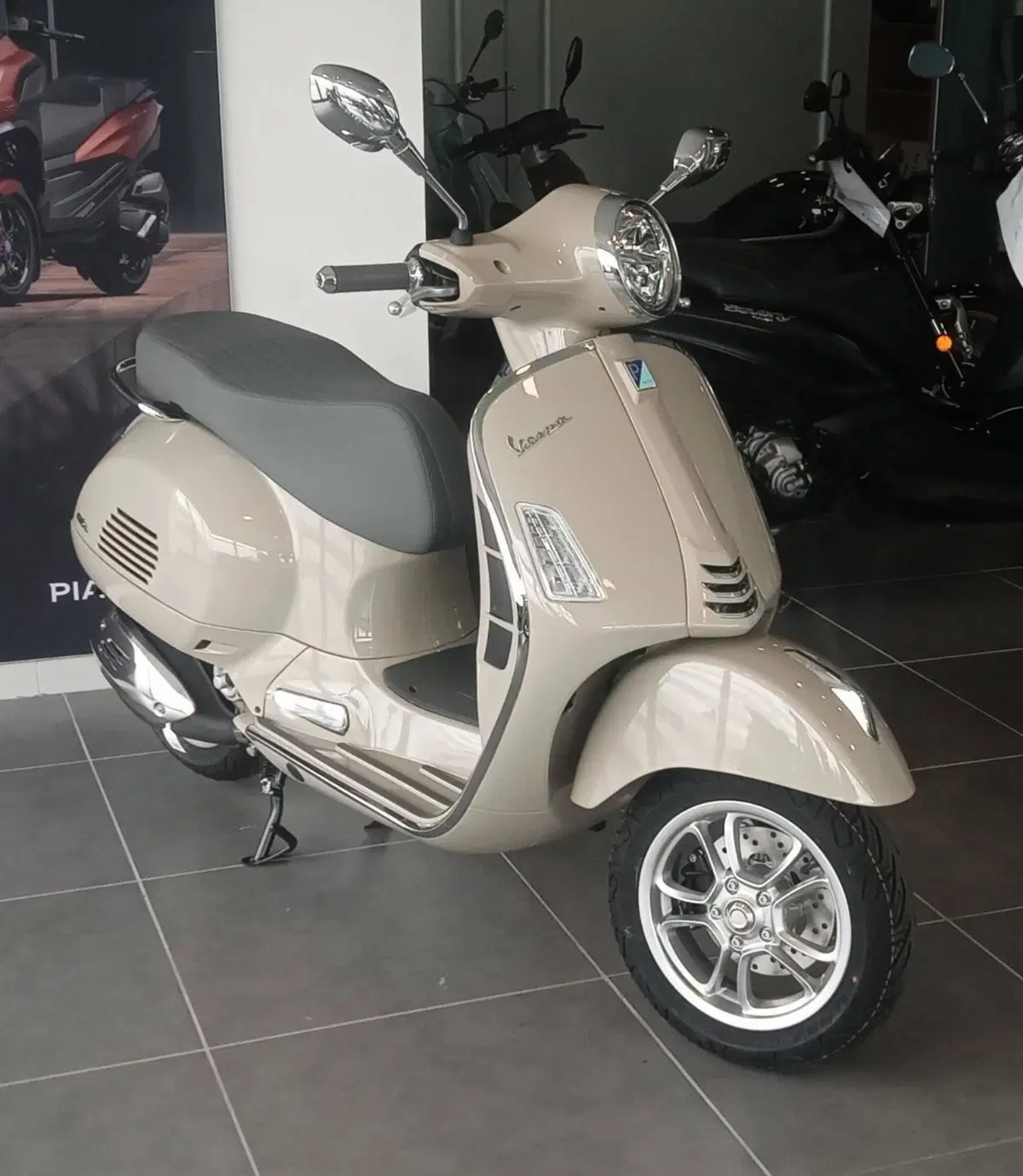 Vespa GTS 310 (2025 - 26) (3)