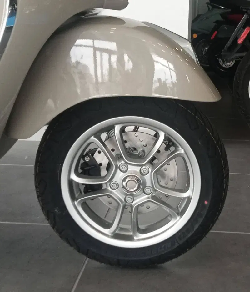 Vespa GTS 310 (2025 - 26) (15)