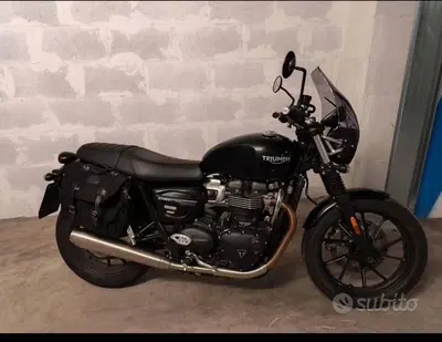 Triumph Street Twin 900 (2021 - 22) usata