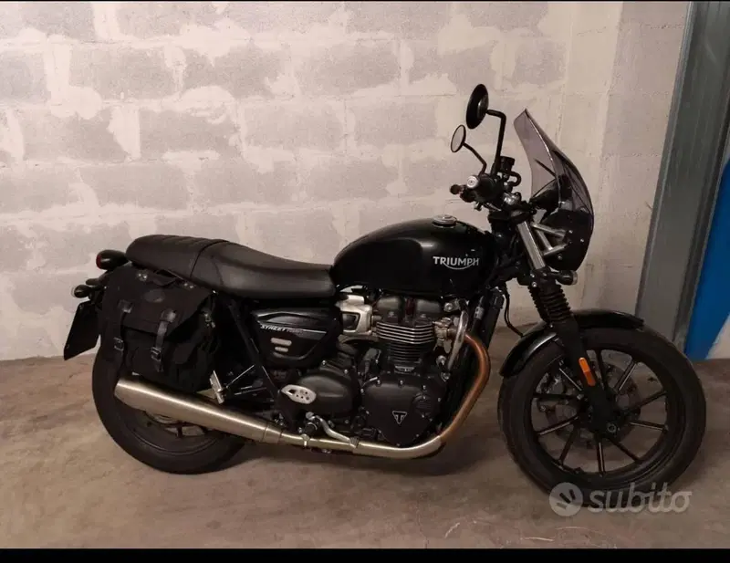 Triumph Street Twin 900 (2021 - 22)
