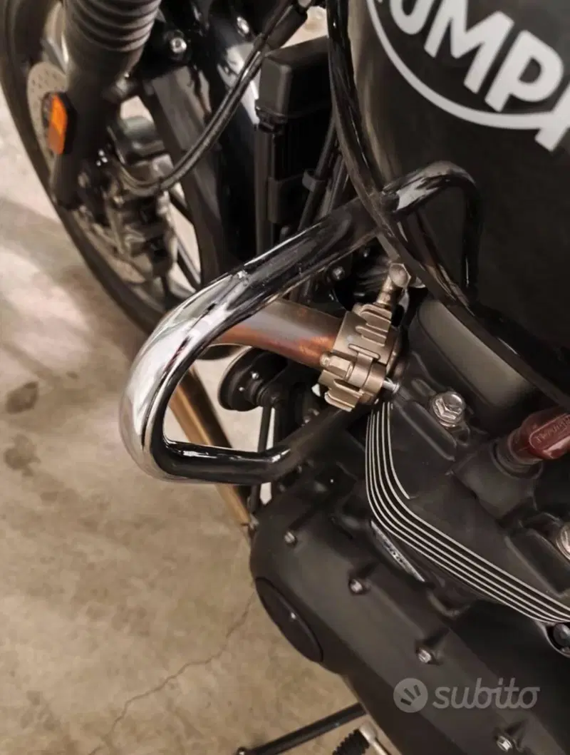 Triumph Street Twin 900 (2021 - 22) (3)