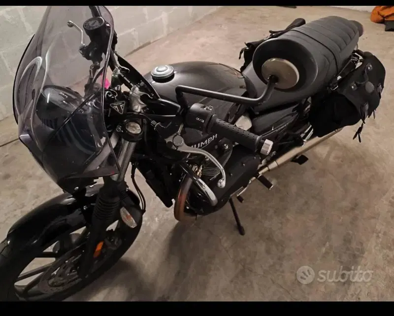 Triumph Street Twin 900 (2021 - 22) (4)