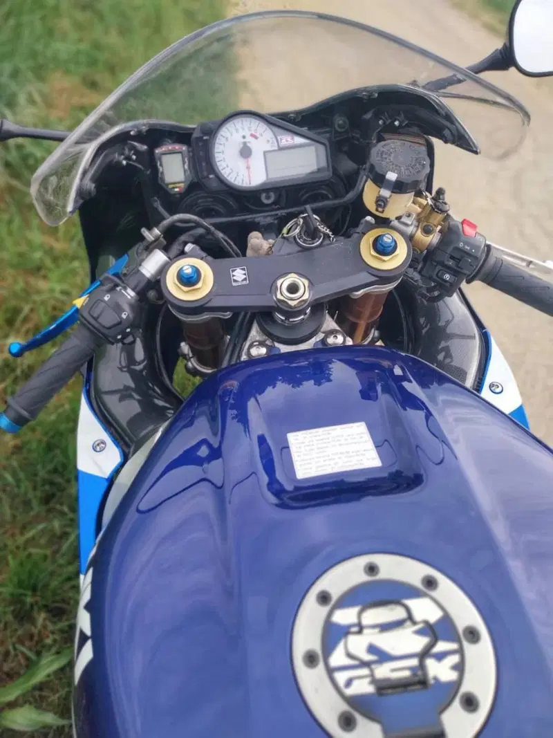 Suzuki GSX-R1000 (2000 - 02) (4)