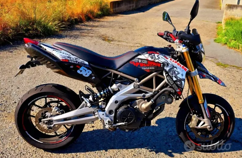 Aprilia Dorsoduro 750 Factory ABS (2010 - 13)