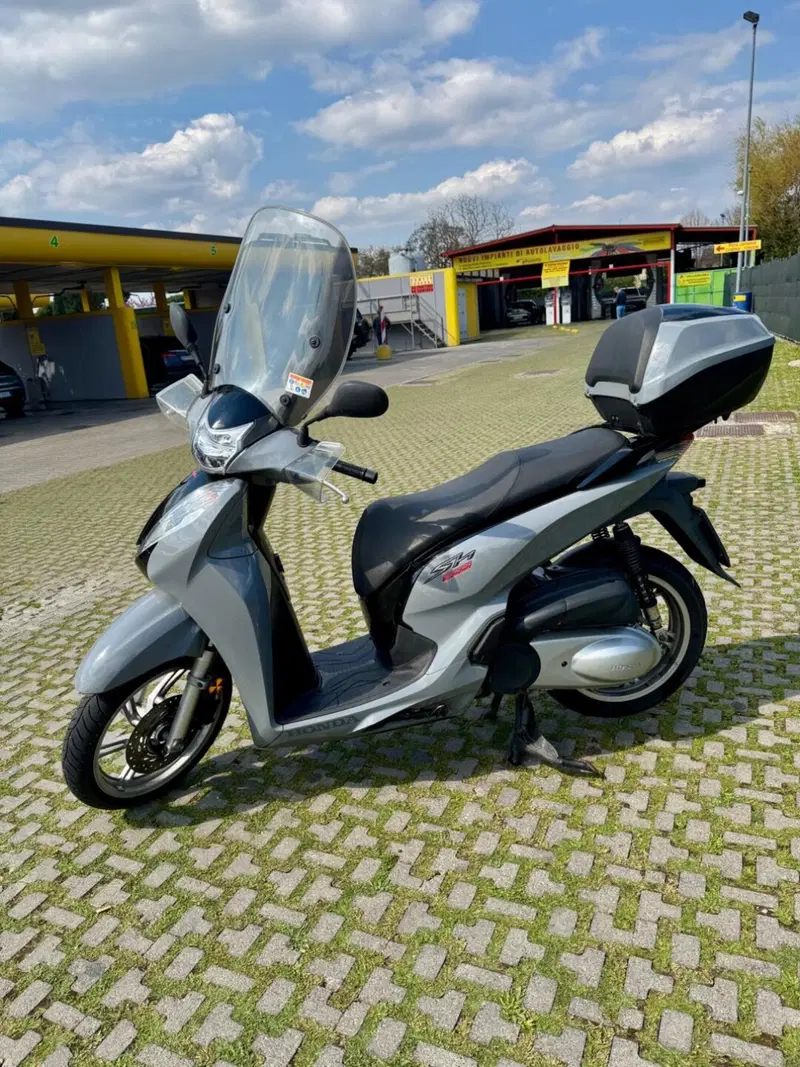 Honda SH 300 i Sport ABS (2018 - 20) (2)
