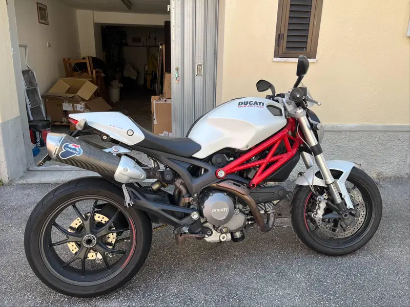 Ducati Monster 796 (2010 - 13) (2)