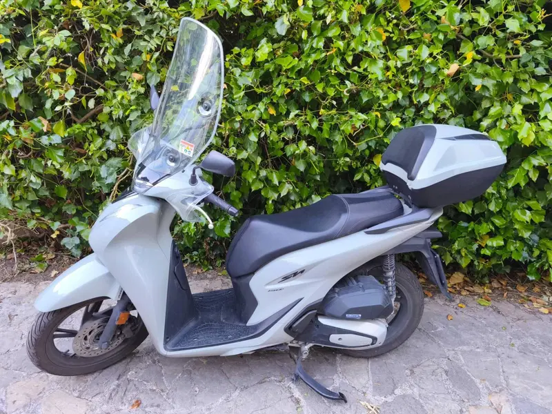 Honda SH 150i (2024 - 25) (2)