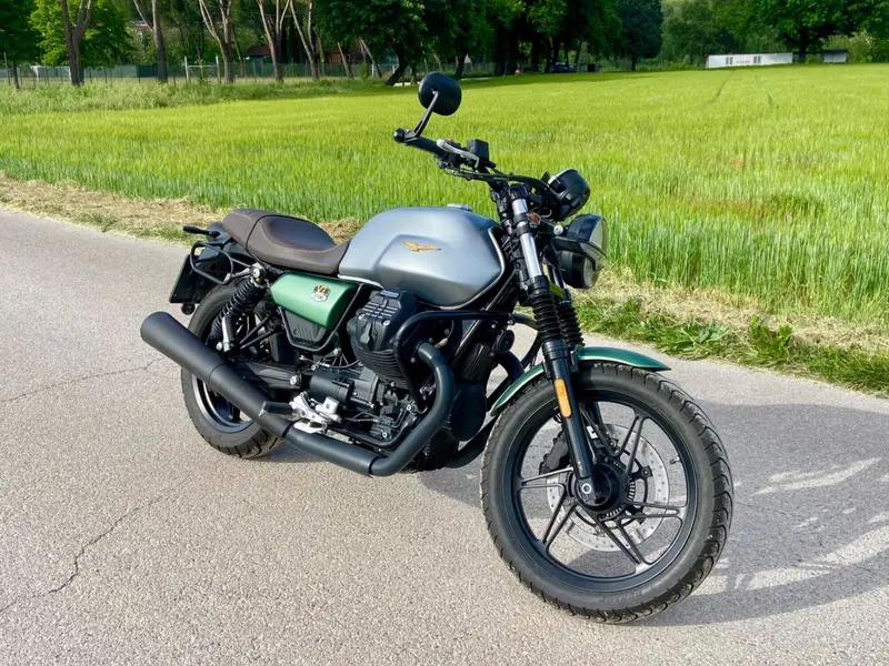 Moto Guzzi V7 Stone Centenario (2021 - 22) (5)