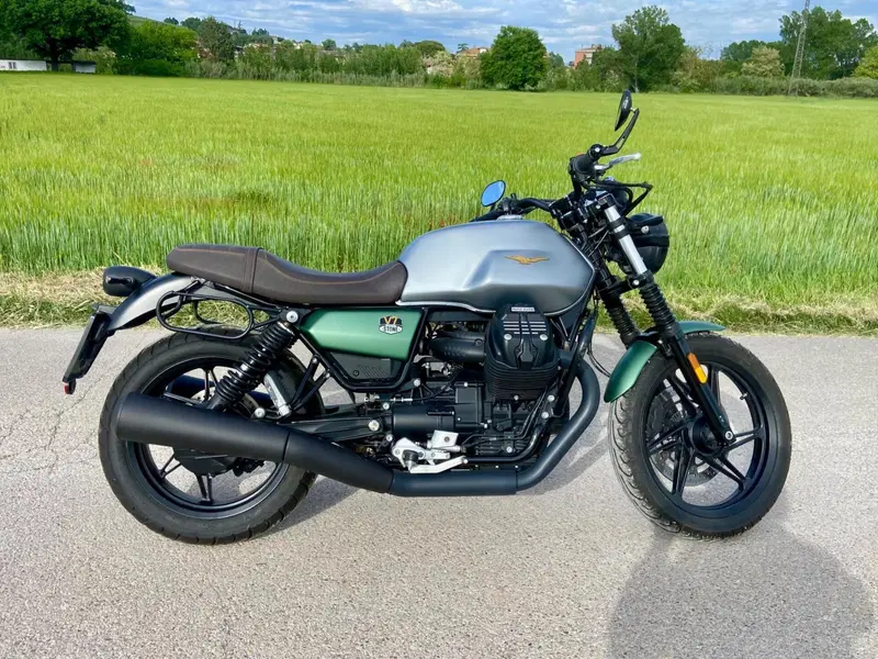 Moto Guzzi V7 Stone Centenario (2021 - 22)