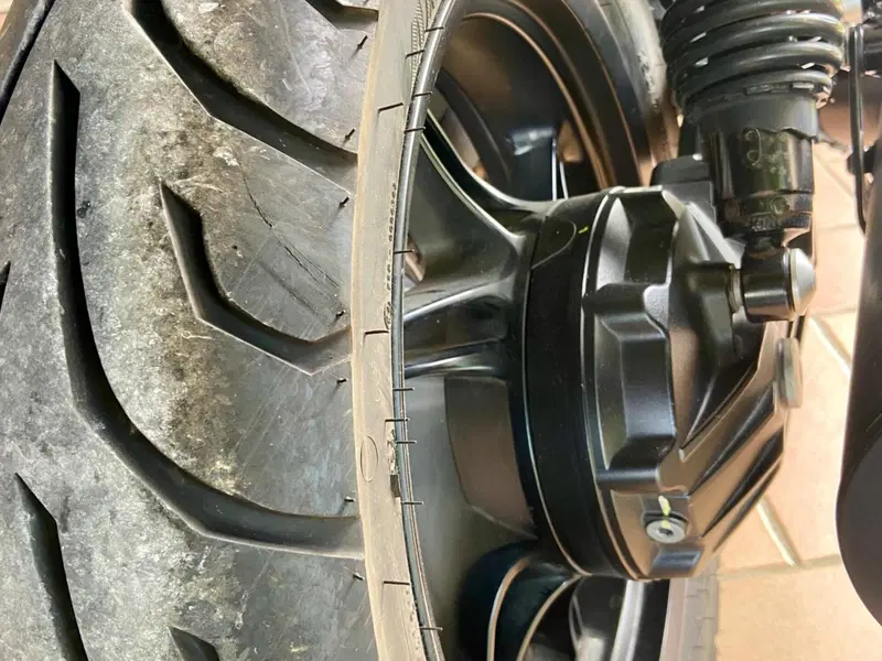 Moto Guzzi V7 Stone Centenario (2021 - 22) (7)