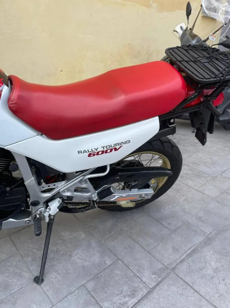 Honda Transalp XL 600V (1987 - 90) (4)