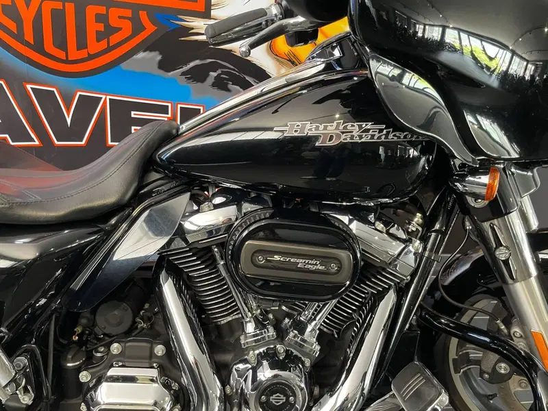 Harley-Davidson 107 Street Glide Special (2017 - 19) - FLHXS (3)