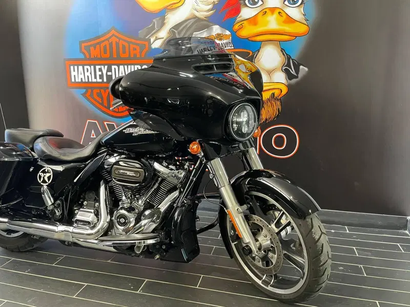 Harley-Davidson 107 Street Glide Special (2017 - 19) - FLHXS (10)
