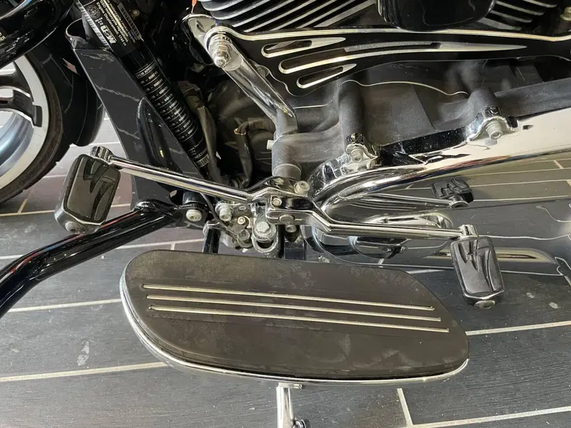 Harley-Davidson 107 Street Glide Special (2017 - 19) - FLHXS (15)