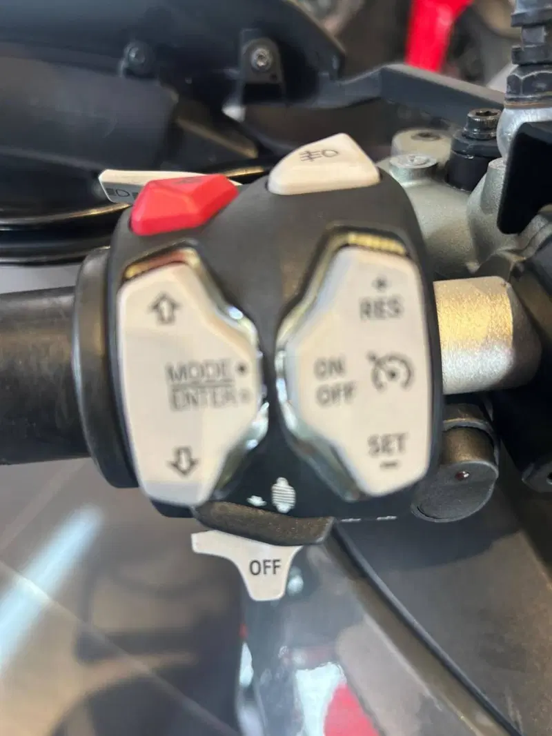 Ducati Multistrada V2 S (2022 - 24) (20)