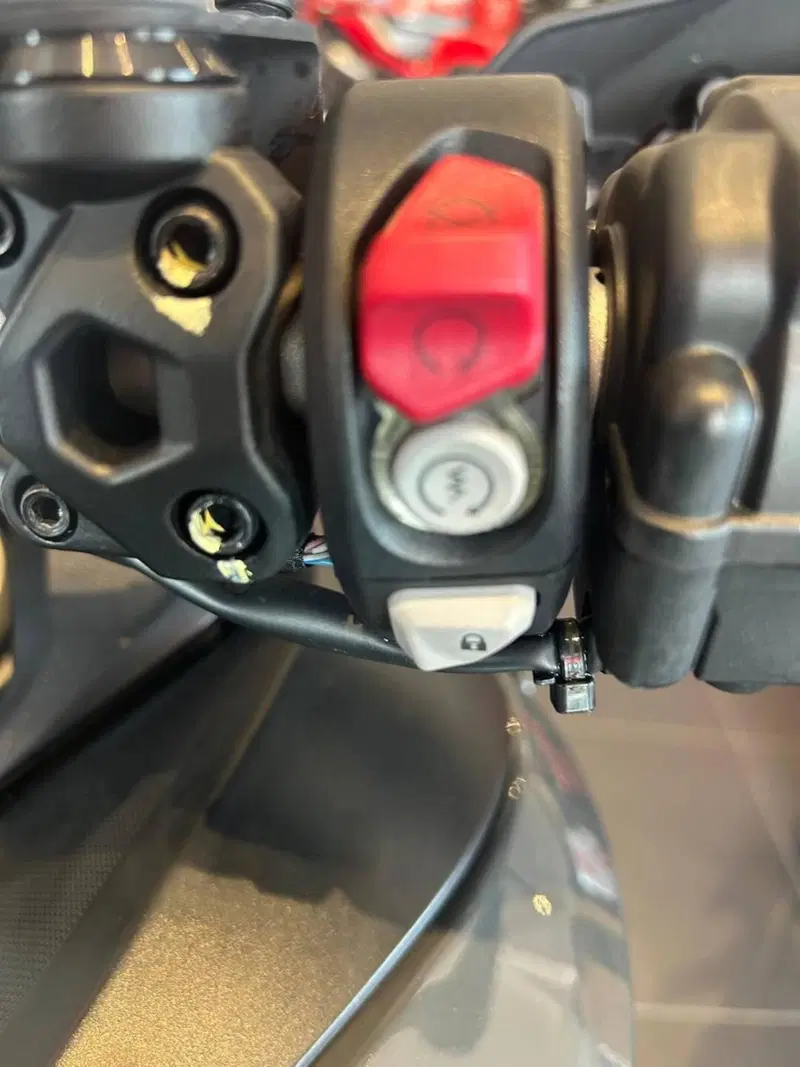 Ducati Multistrada V2 S (2022 - 24) (11)