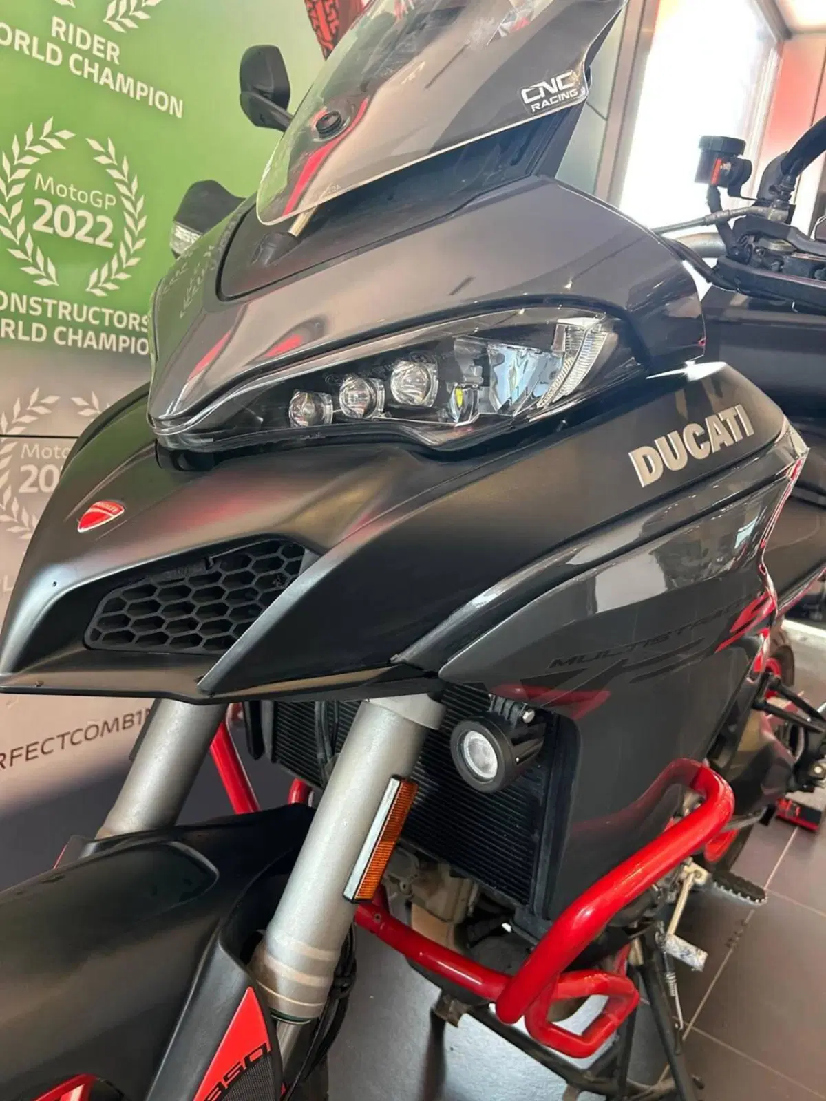 Ducati Multistrada V2 S (2022 - 24) (9)