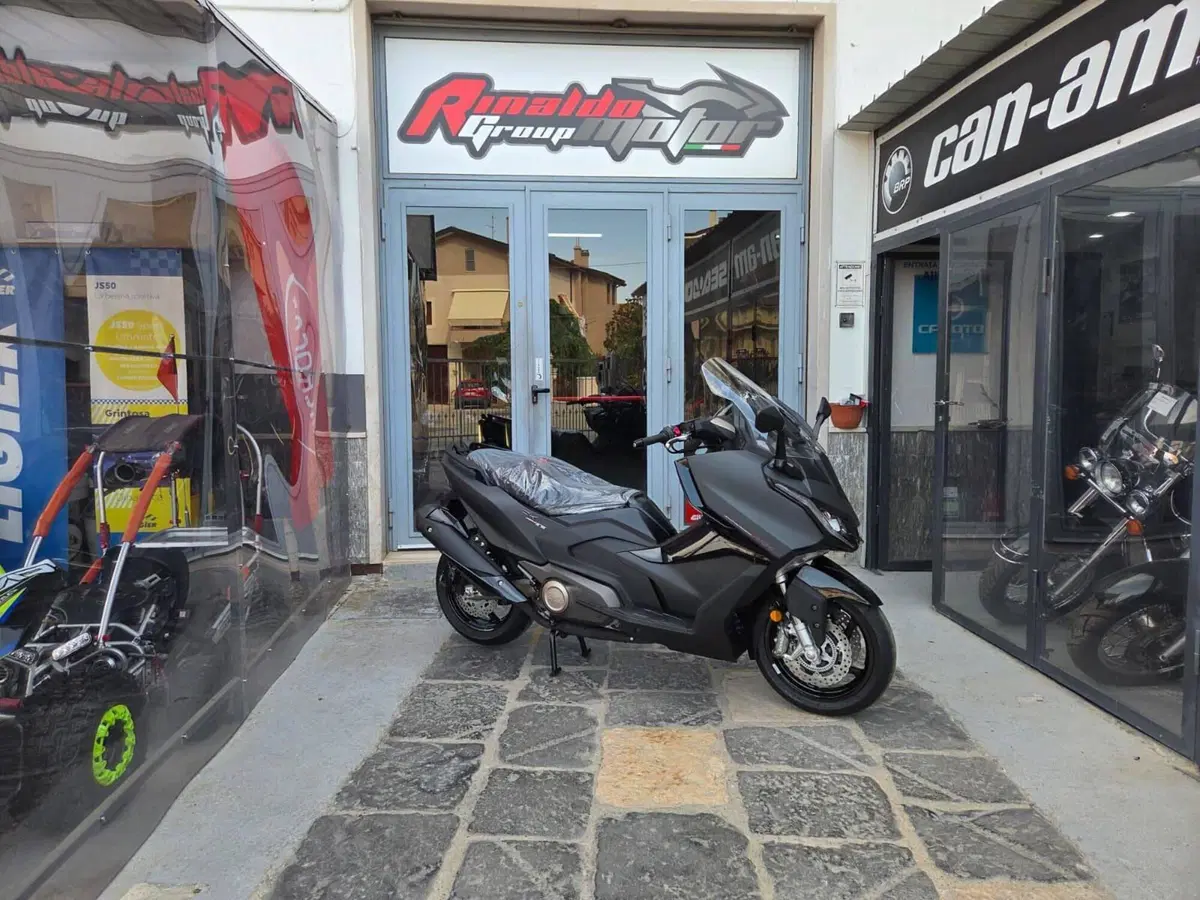 Kymco AK 575 Premium (2025 - 26) (2)