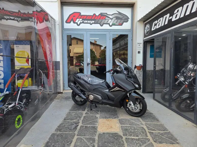 Kymco AK 575 Premium (2025 - 26) (2)
