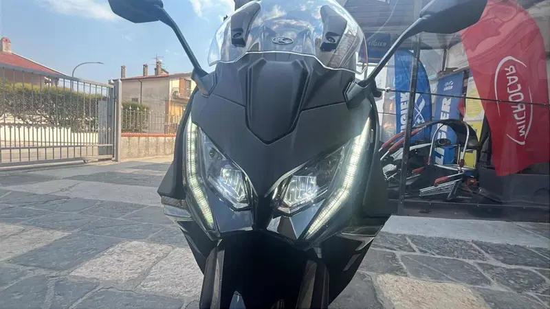Kymco AK 575 Premium (2025 - 26) (12)