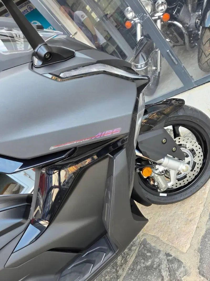 Kymco AK 575 Premium (2025 - 26) (14)