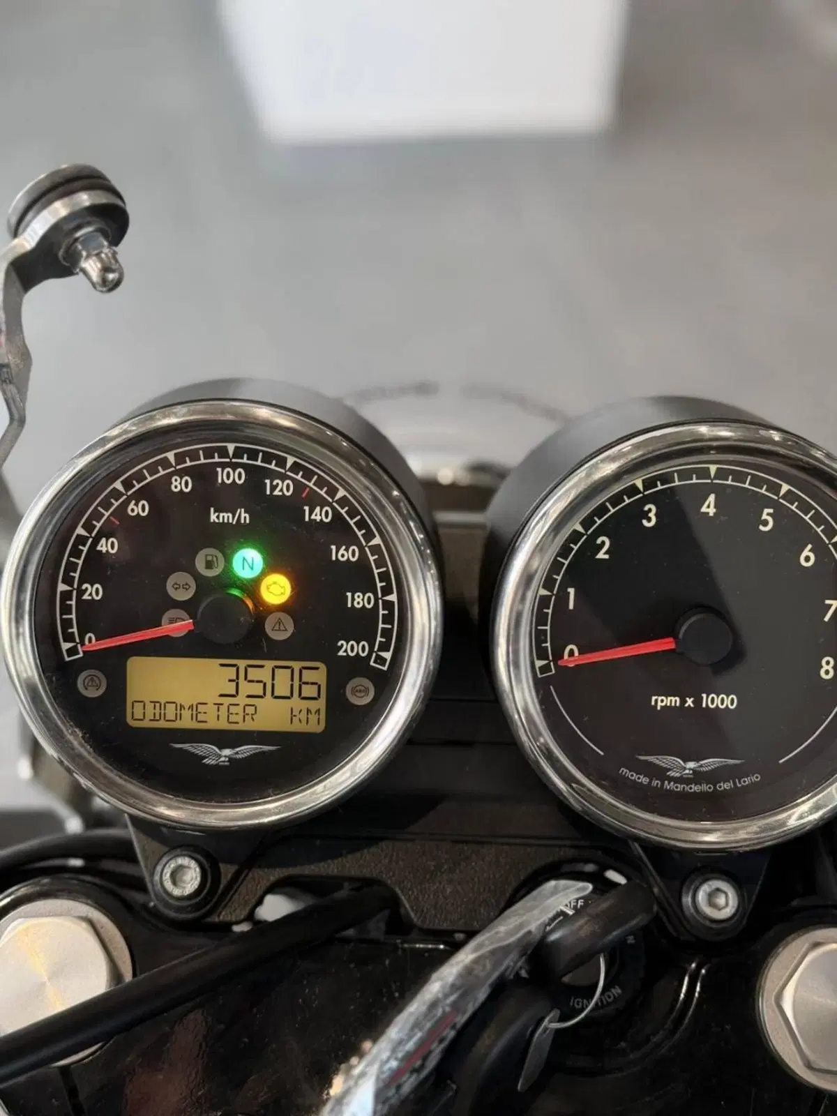 Moto Guzzi V7 III Special (2017 - 20) (3)