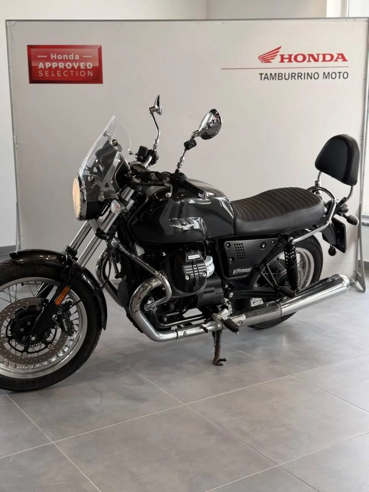 Moto Guzzi V7 III Special (2017 - 20) (4)