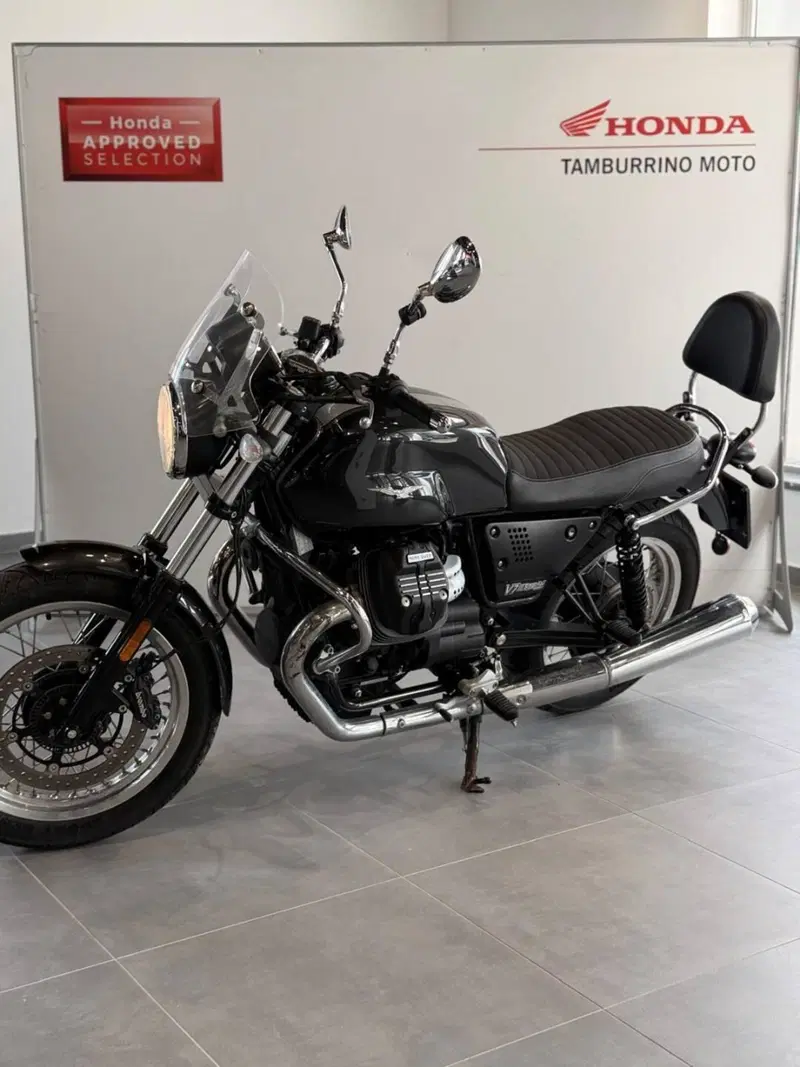 Moto Guzzi V7 III Special (2017 - 20) (4)