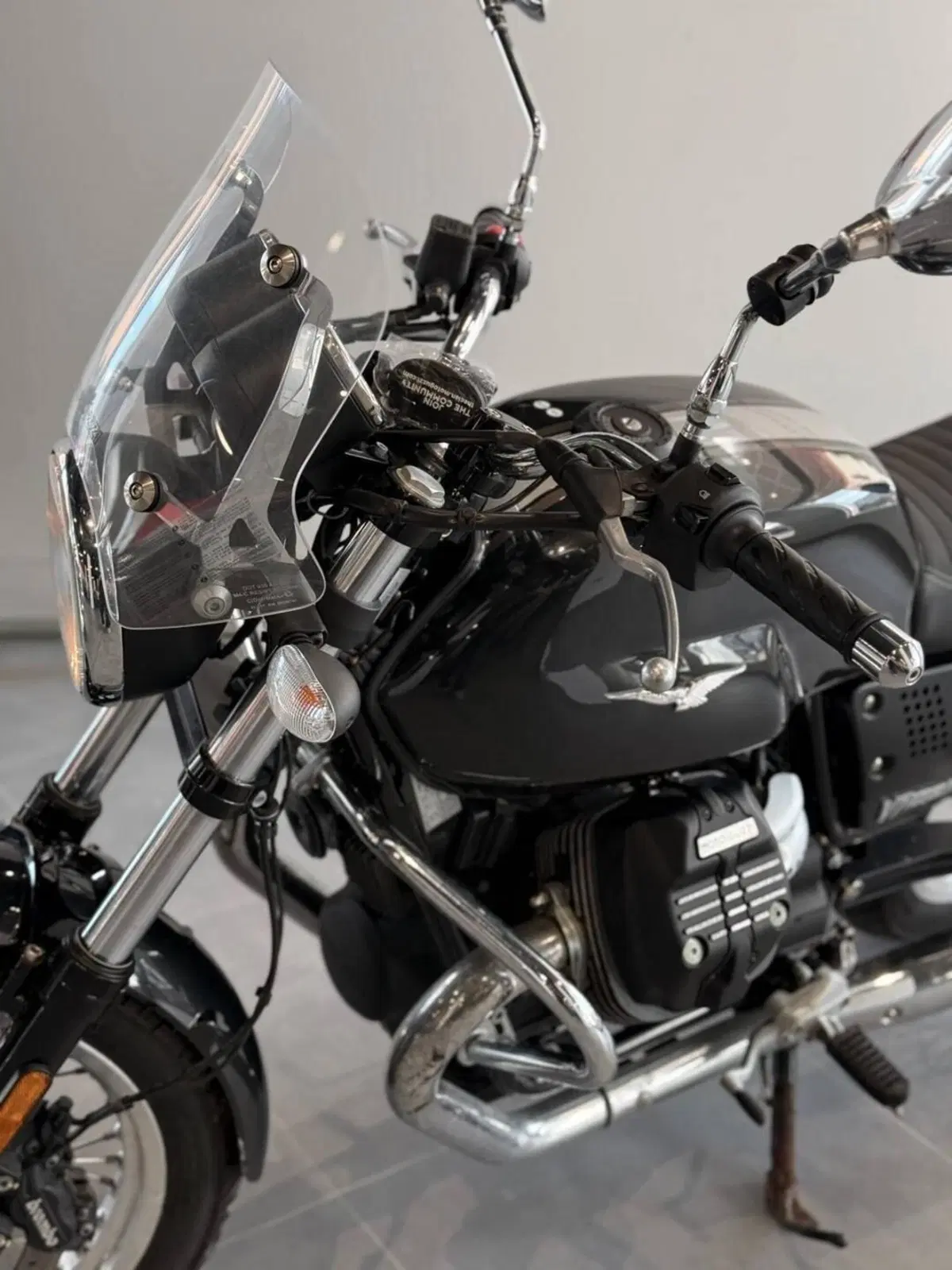 Moto Guzzi V7 III Special (2017 - 20) (5)