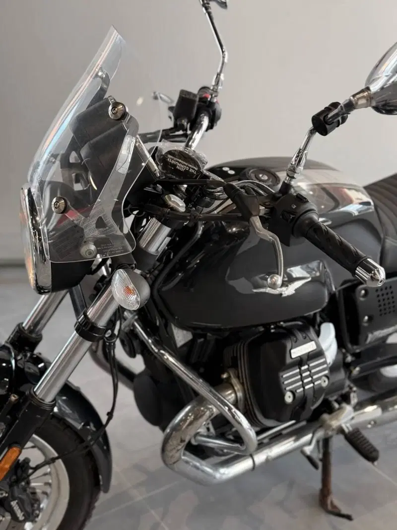 Moto Guzzi V7 III Special (2017 - 20) (5)