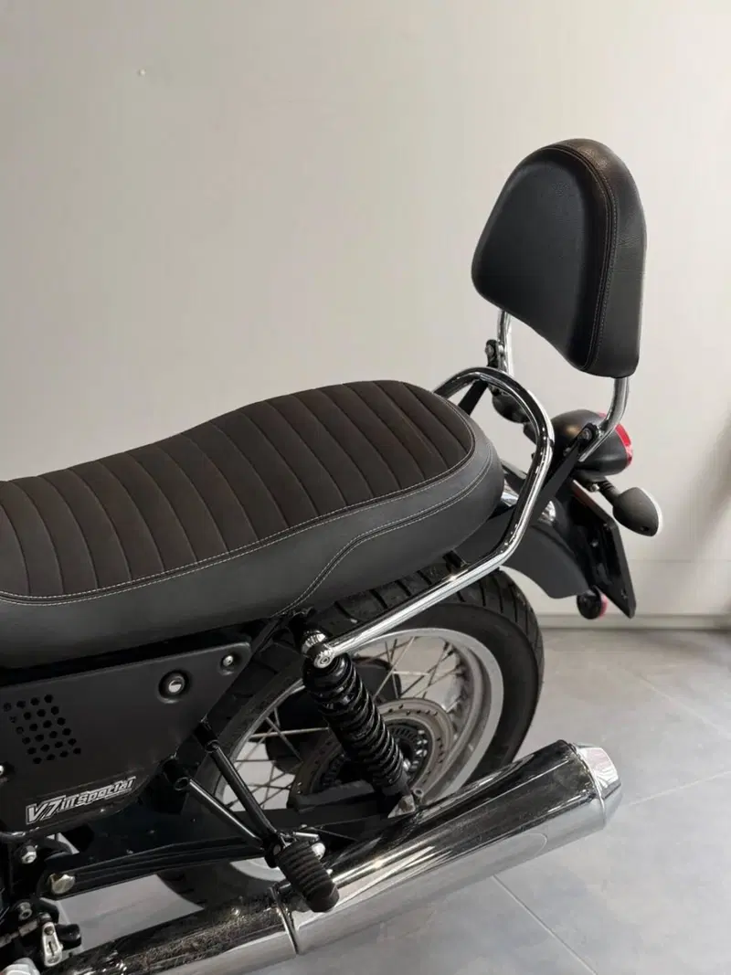 Moto Guzzi V7 III Special (2017 - 20) (6)