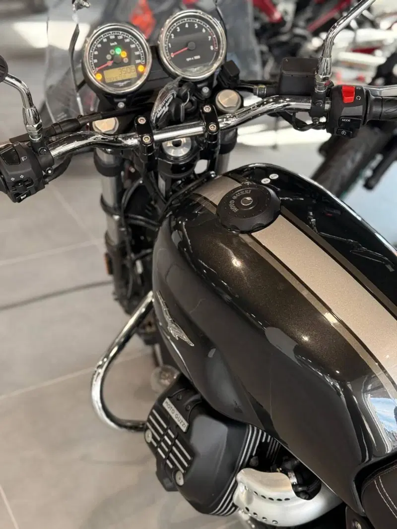 Moto Guzzi V7 III Special (2017 - 20) (7)
