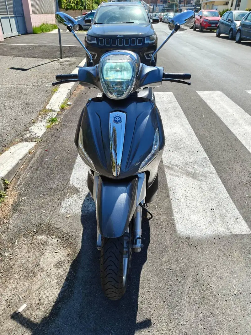 Piaggio Beverly 300 i.e. ABS-ASR (2016 - 20) (3)