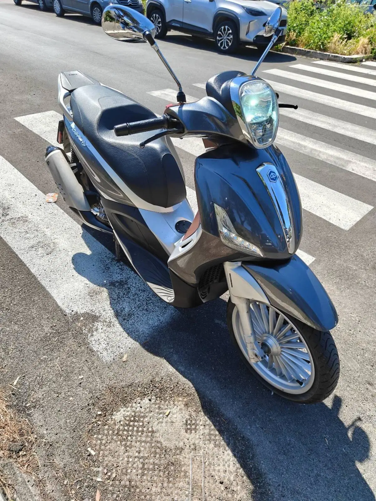 Piaggio Beverly 300 i.e. ABS-ASR (2016 - 20) (4)