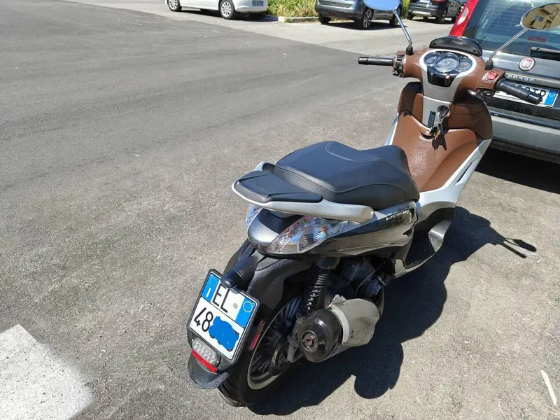 Piaggio Beverly 300 i.e. ABS-ASR (2016 - 20) (10)