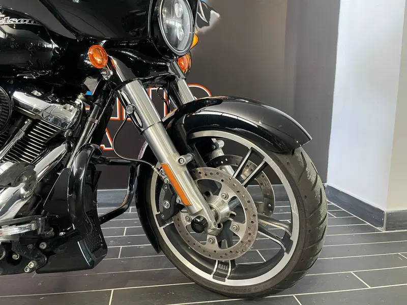 Harley-Davidson 107 Street Glide Special (2017 - 19) - FLHXS (14)