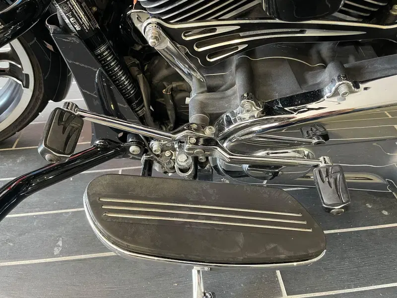 Harley-Davidson 107 Street Glide Special (2017 - 19) - FLHXS (15)