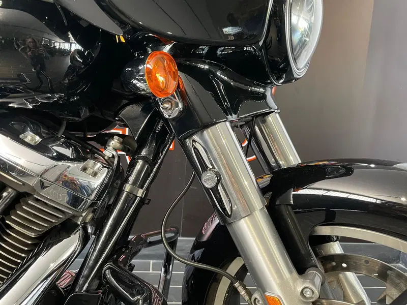 Harley-Davidson 107 Street Glide Special (2017 - 19) - FLHXS (6)