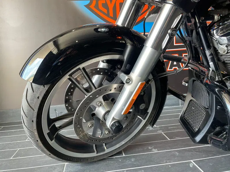 Harley-Davidson 107 Street Glide Special (2017 - 19) - FLHXS (12)