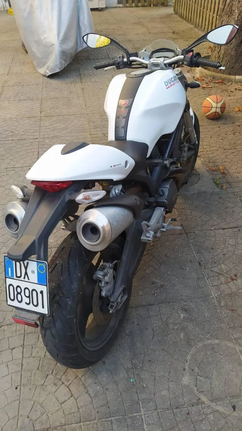 Ducati Monster 696 (2008 - 13) (2)