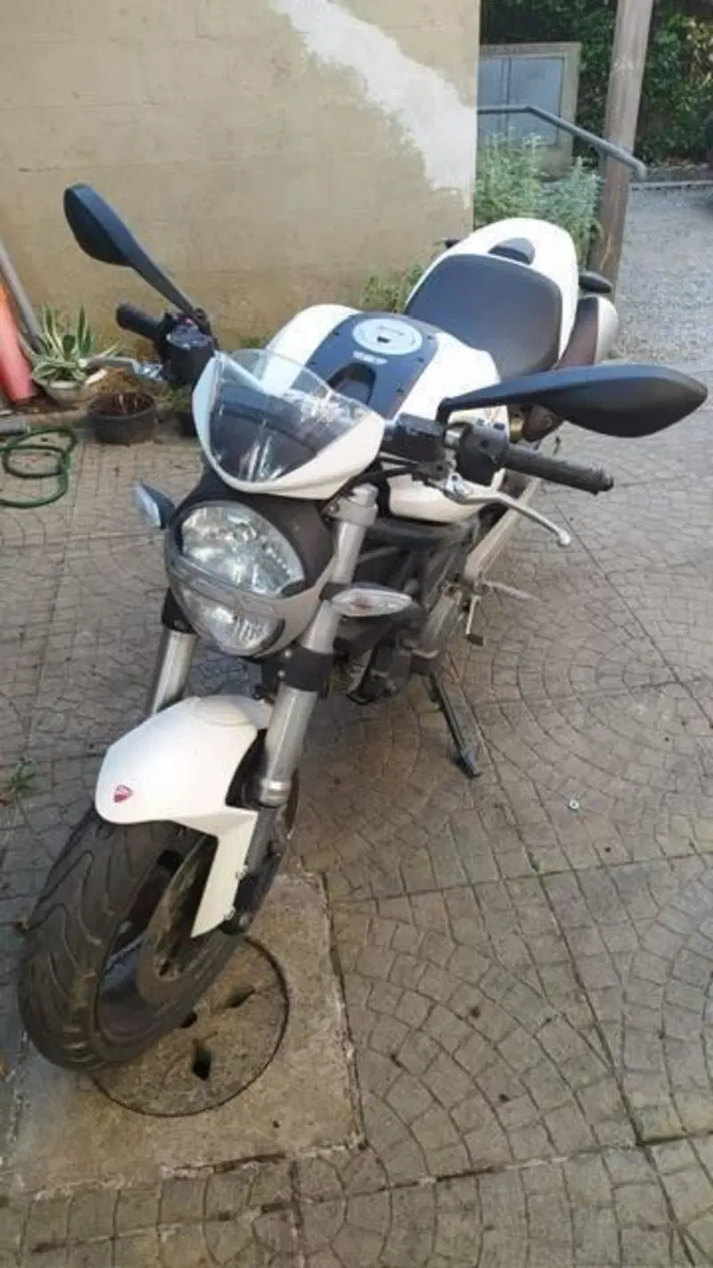Ducati Monster 696 (2008 - 13) (4)